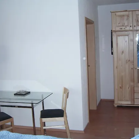 Πανσιόν Zu Altpieschen